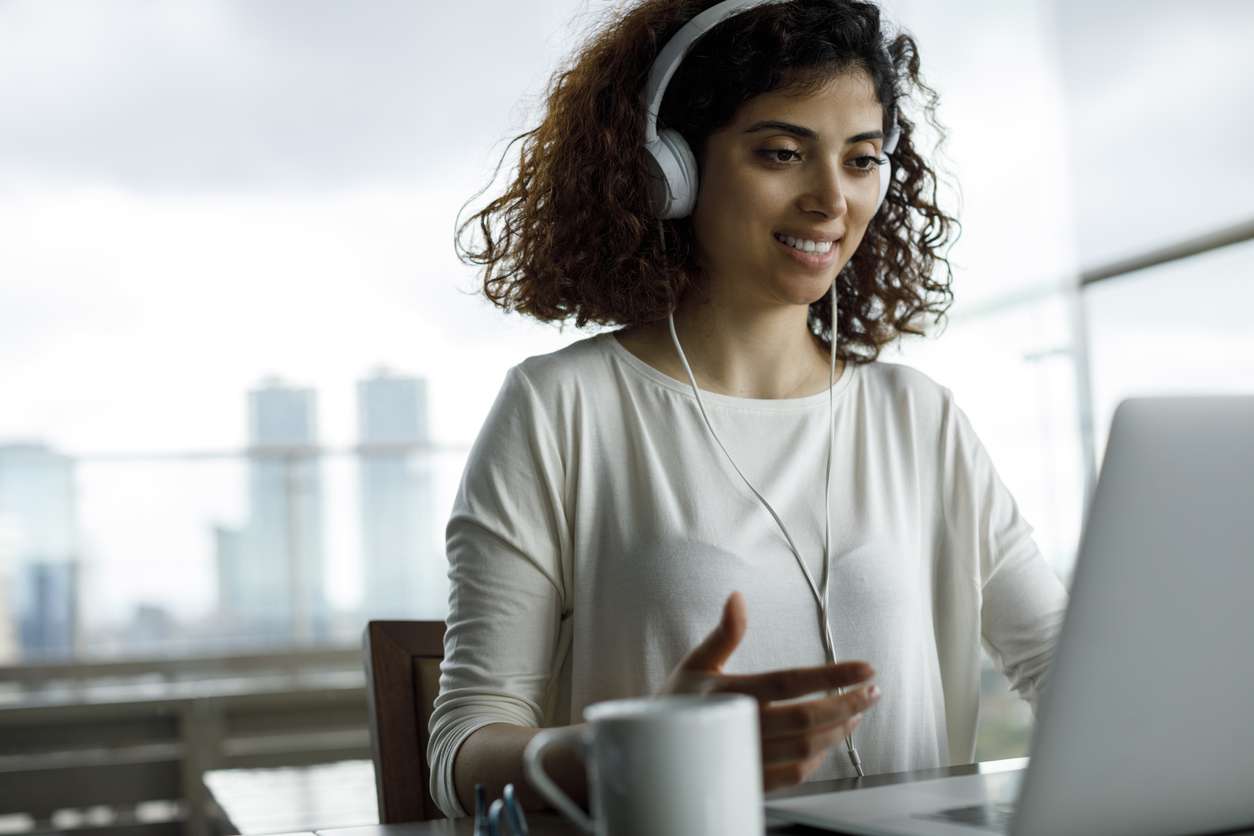 5 Key Differences Between Managing and Monitoring Employees Abroad