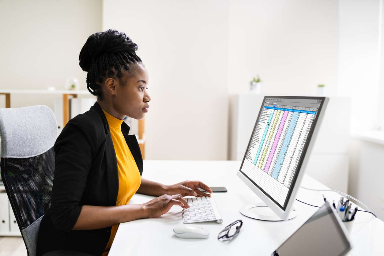 Having Employees in Canada Is Cost-Effective; Managing Their Payroll In-House Isn’t