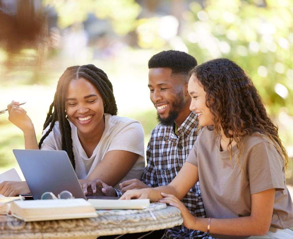 University students are participating in online job interviews. Collaborating with local universities and research institutions contributes to the company's growth and success.